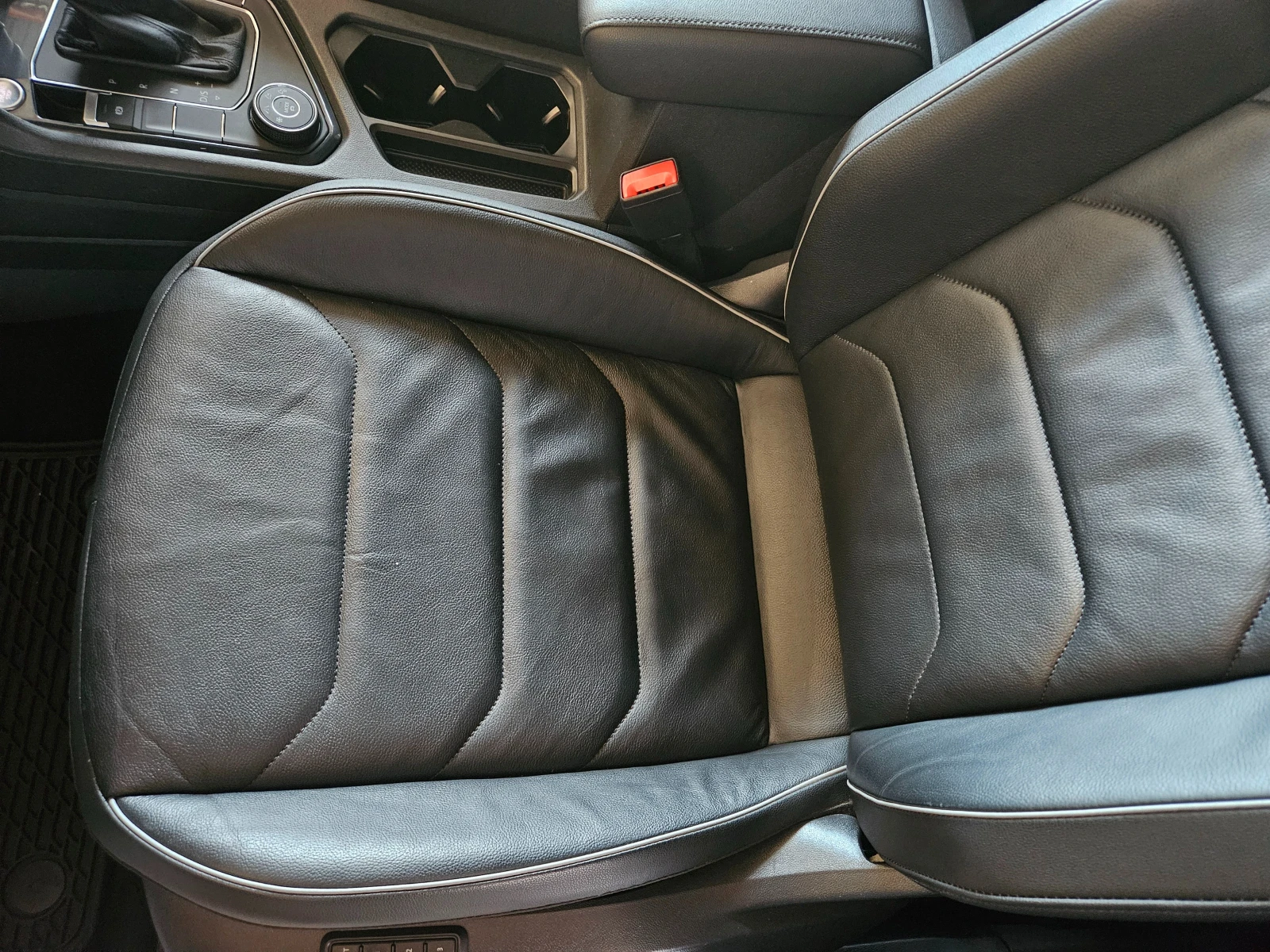 VW Tiguan R-LINE 4х4 7местен 360 DIST DIGITAL LED, снимка 8 - Автомобили и джипове - 54349285