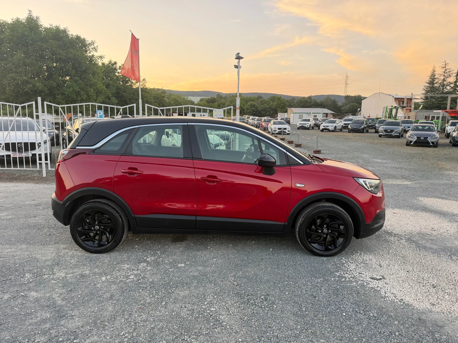 Opel Crossland X INOVATION / АВТОМАТИК / ЕВРО6 / WAZE / YOUTUBE , снимка 4 - Автомобили и джипове - 54840285