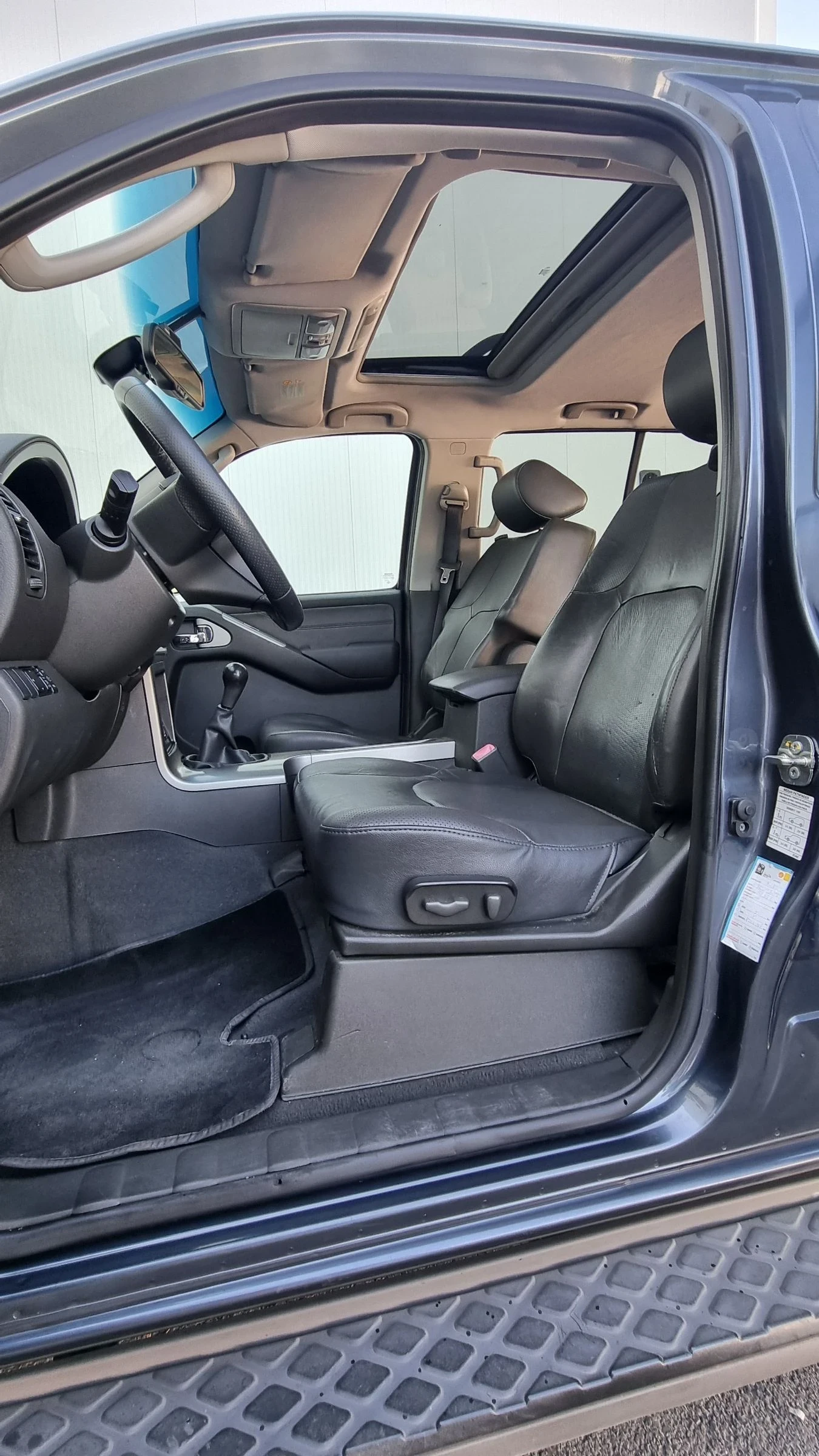 Nissan Pathfinder 2.5 ТОП !!!, снимка 9 - Автомобили и джипове - 55199802