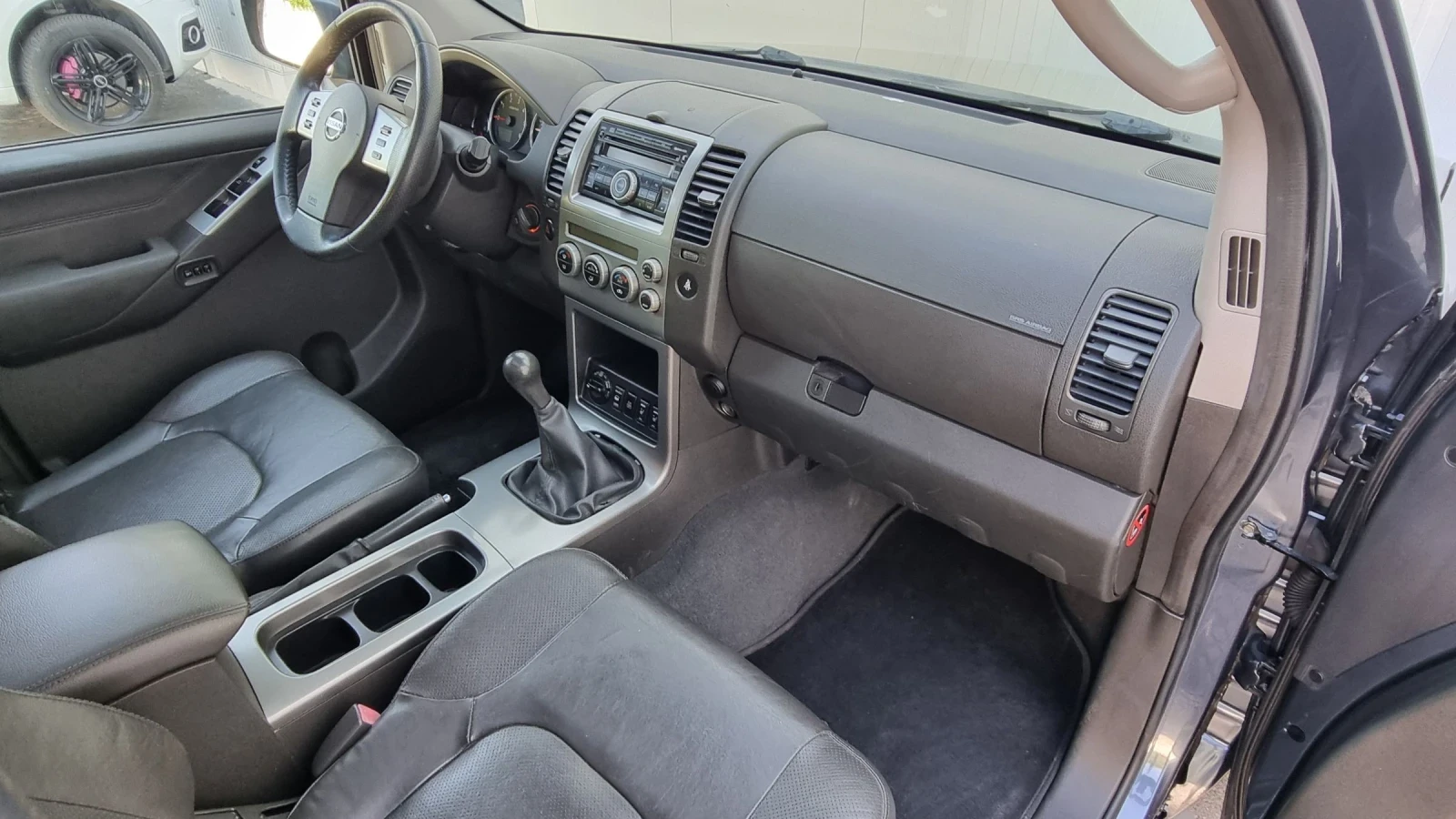 Nissan Pathfinder 2.5 ТОП !!!, снимка 10 - Автомобили и джипове - 55199802