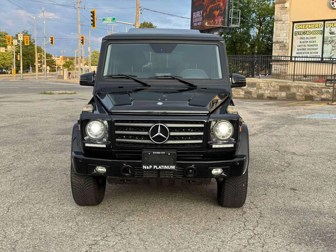 Mercedes-Benz G 500 4MATIC | CARFAX | АВТОКРЕДИТ БЕЗ ПЪРВОНАЧАЛНА, снимка 2 - Автомобили и джипове - 55566638