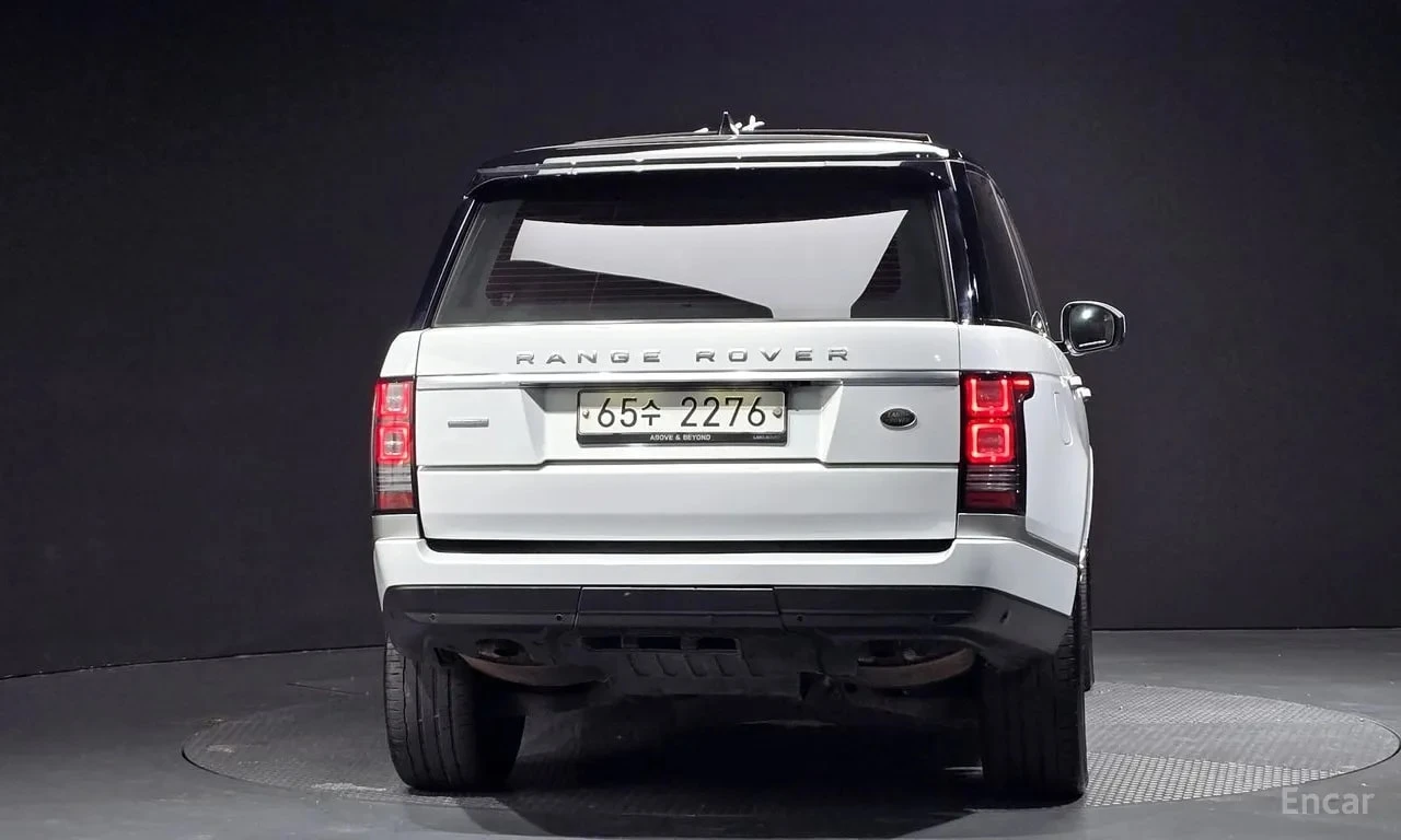 Land Rover Range rover * 4.4 SDV8 AB DIESEL * БЕЗ ПЪРВОНАЧАЛНА ВНОСКА, снимка 4 - Автомобили и джипове - 56105000