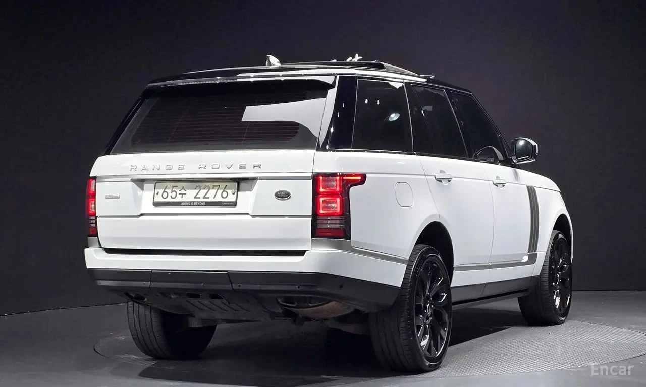 Land Rover Range rover * 4.4 SDV8 AB DIESEL * БЕЗ ПЪРВОНАЧАЛНА ВНОСКА, снимка 2 - Автомобили и джипове - 56105000