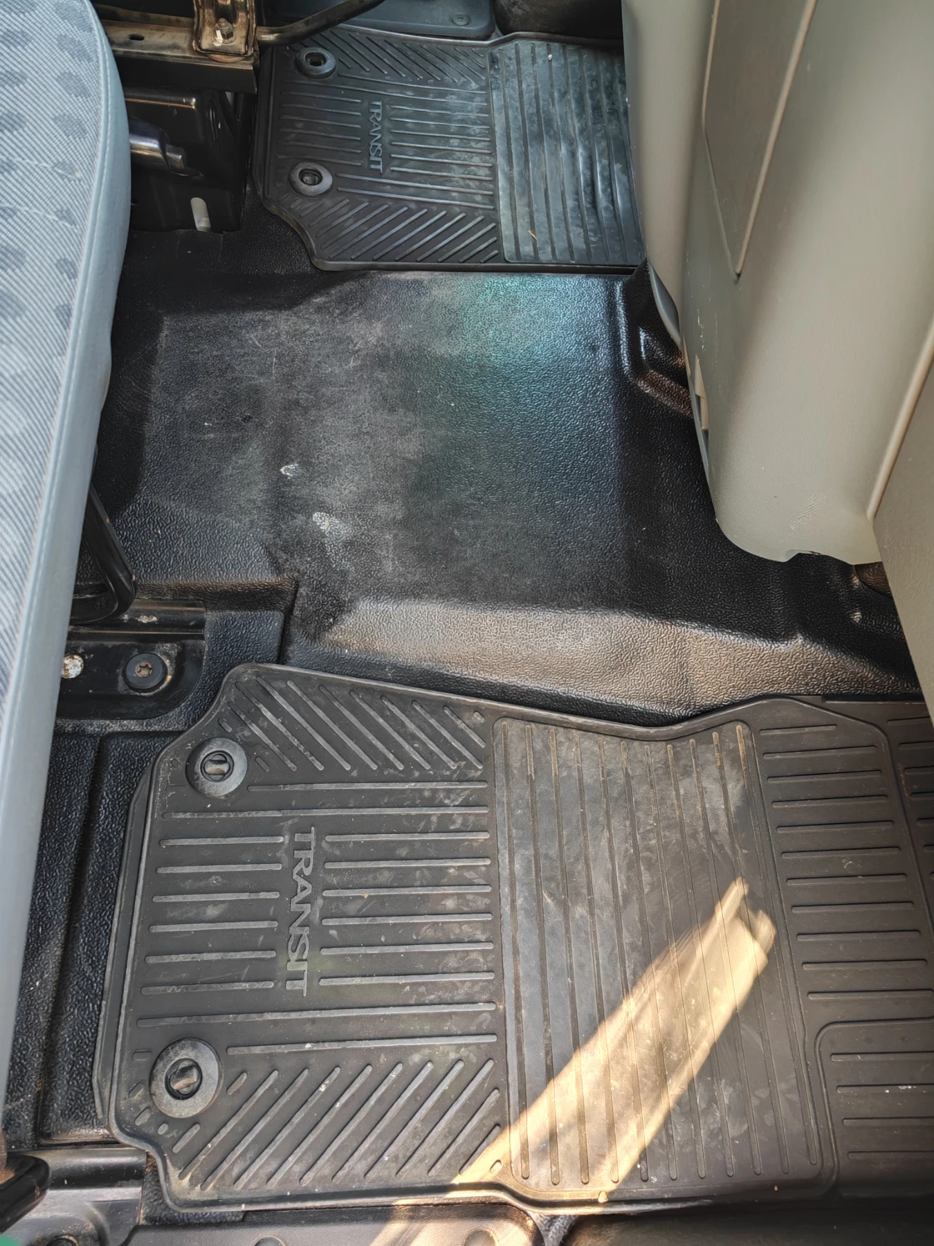 Ford Transit 2.2  - изображение 7