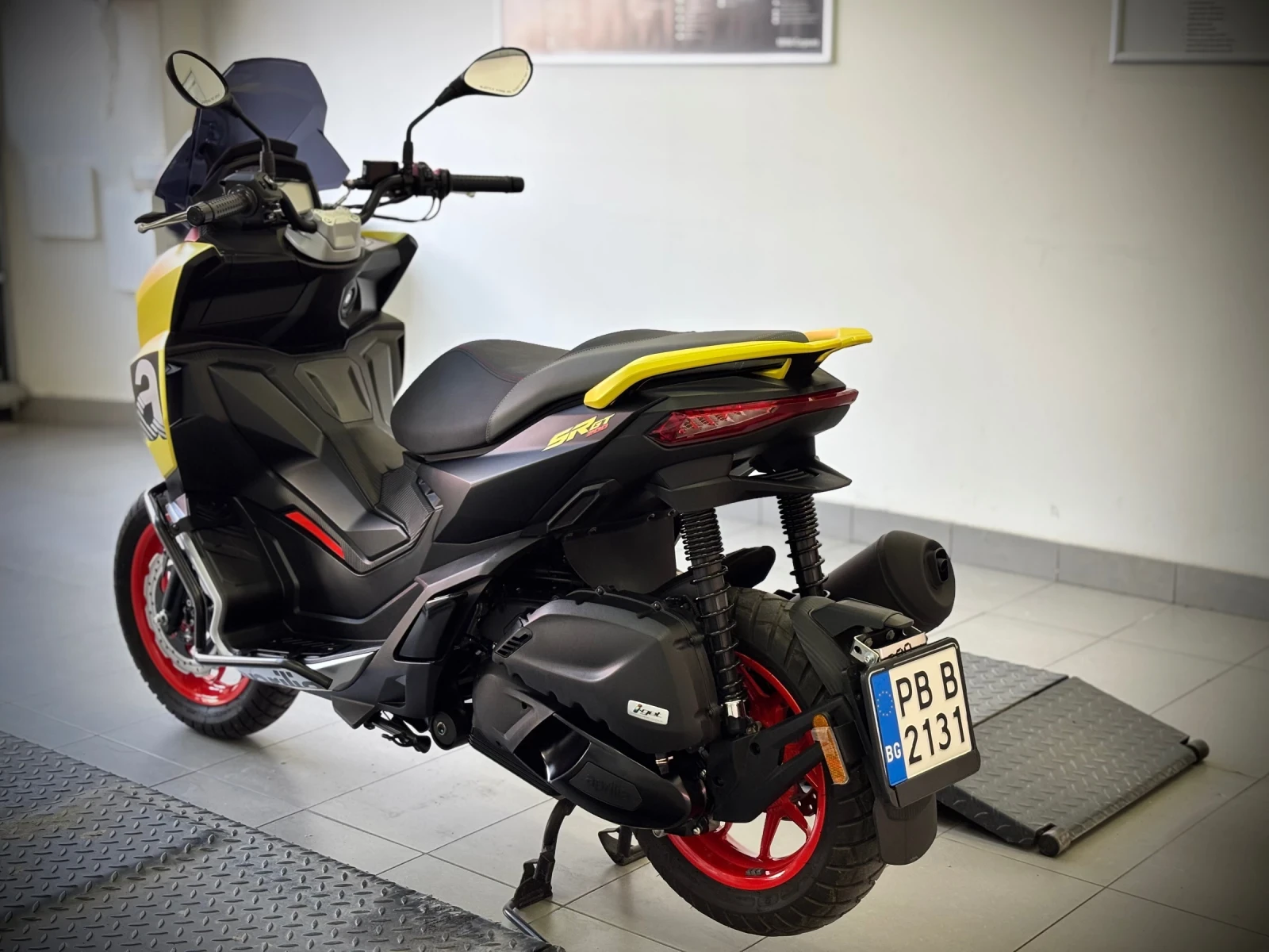 Aprilia Sr SR GT 200 SPORT - изображение 7