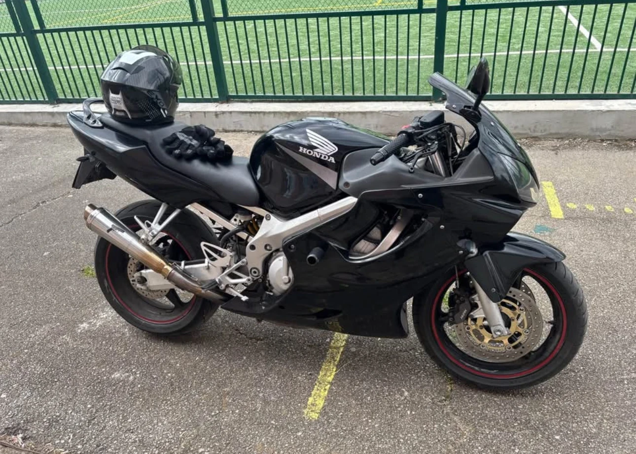 Honda Cbr F4i, снимка 2 - Мотоциклети и мототехника - 54649384