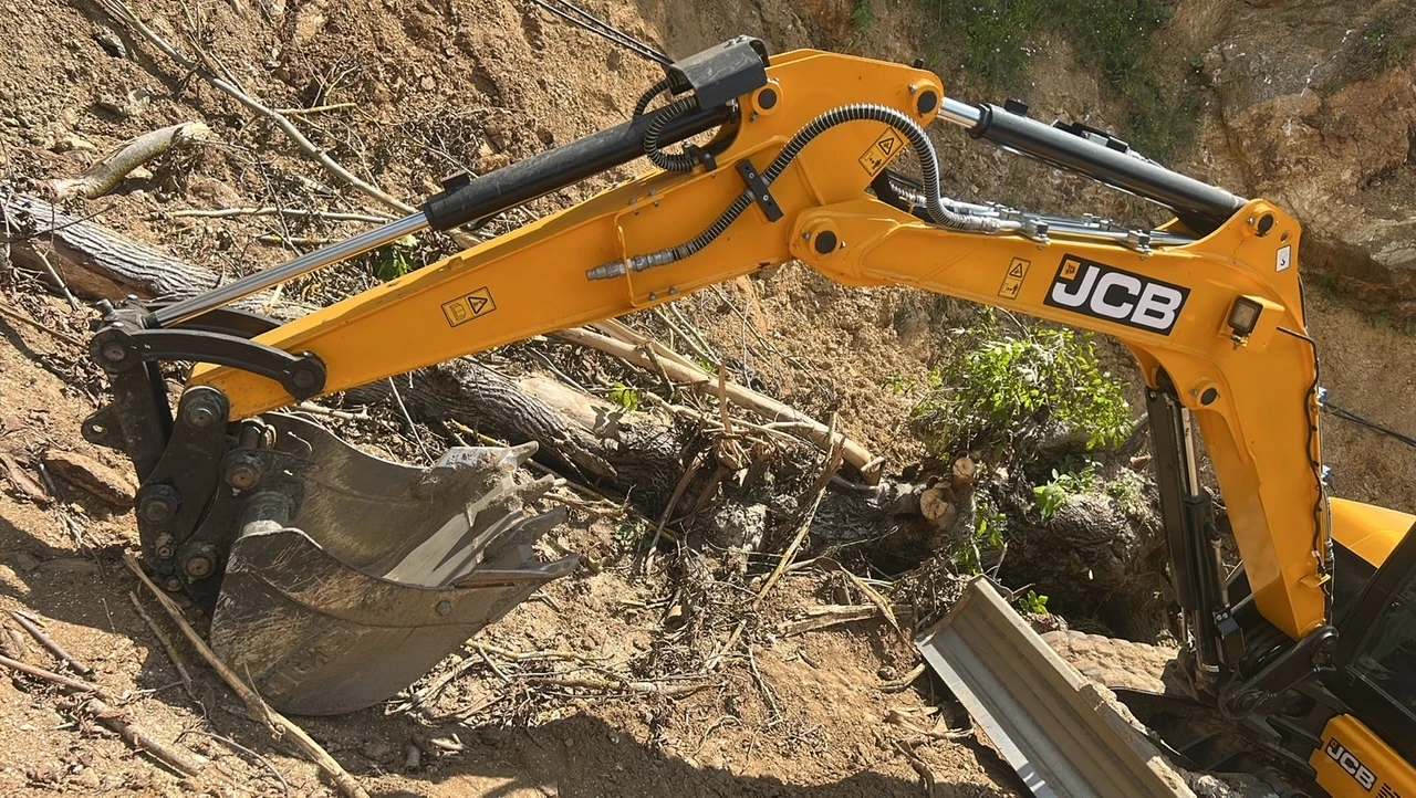 Багер JCB 50z-2, снимка 2 - Индустриална техника - 55169425