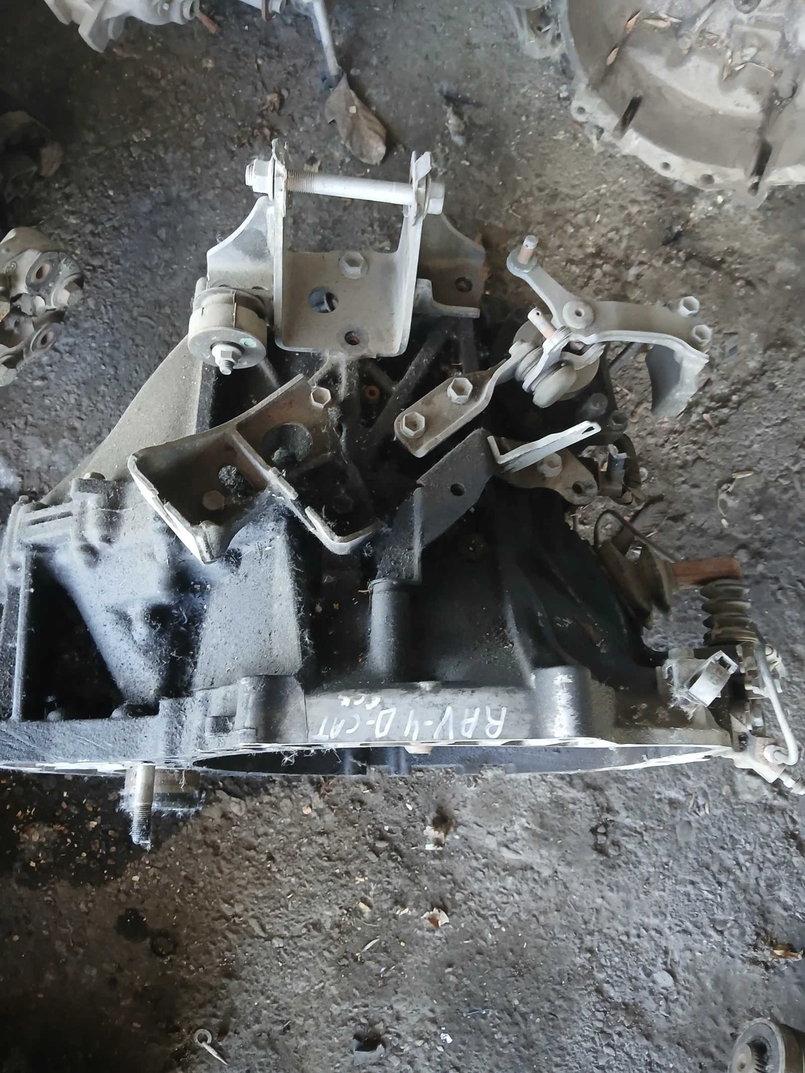Скорости ръчни Toyota Rav4 2010 D-cat  , снимка 2 - Части - 55233640