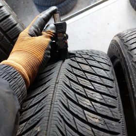 Гуми Зимни 245/45R19, снимка 6