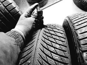 Гуми Зимни 245/45R19, снимка 4