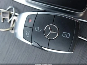 Mercedes-Benz CLS 300 4MATIC, снимка 11