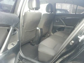 Toyota Avensis 1.8i Limousine, снимка 12