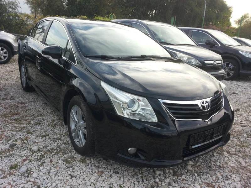 Toyota Avensis 1.8i Limousine, снимка 2 - Автомобили и джипове - 42733347