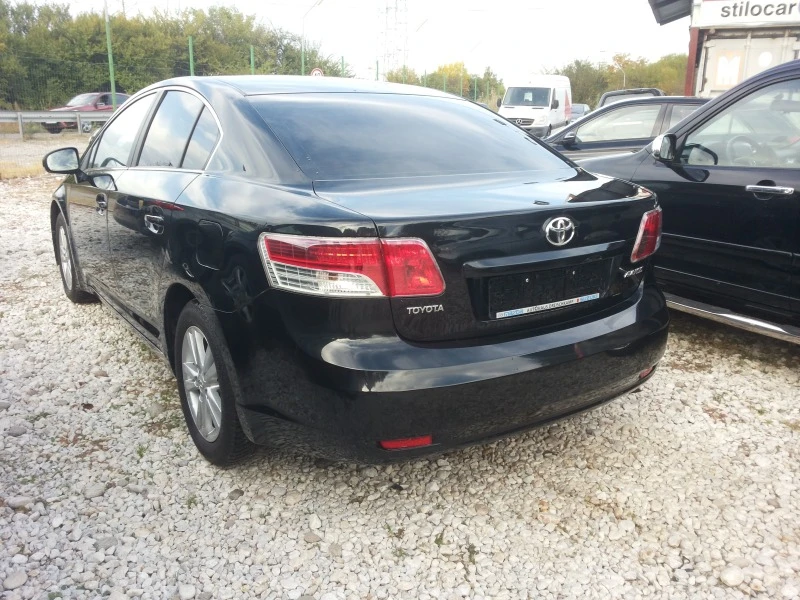 Toyota Avensis 1.8i Limousine, снимка 4 - Автомобили и джипове - 42733347