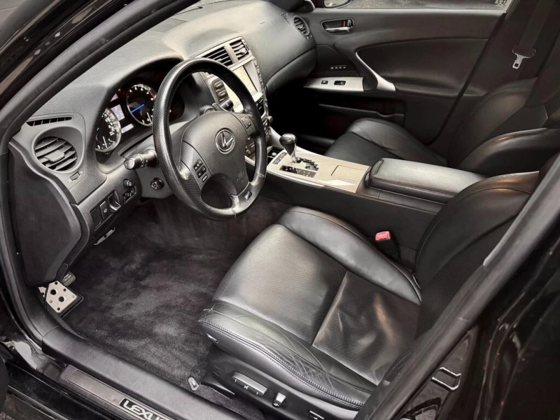Lexus IS F * * CARFAX * * АВТО КРЕДИТ * * , снимка 10 - Автомобили и джипове - 52644314