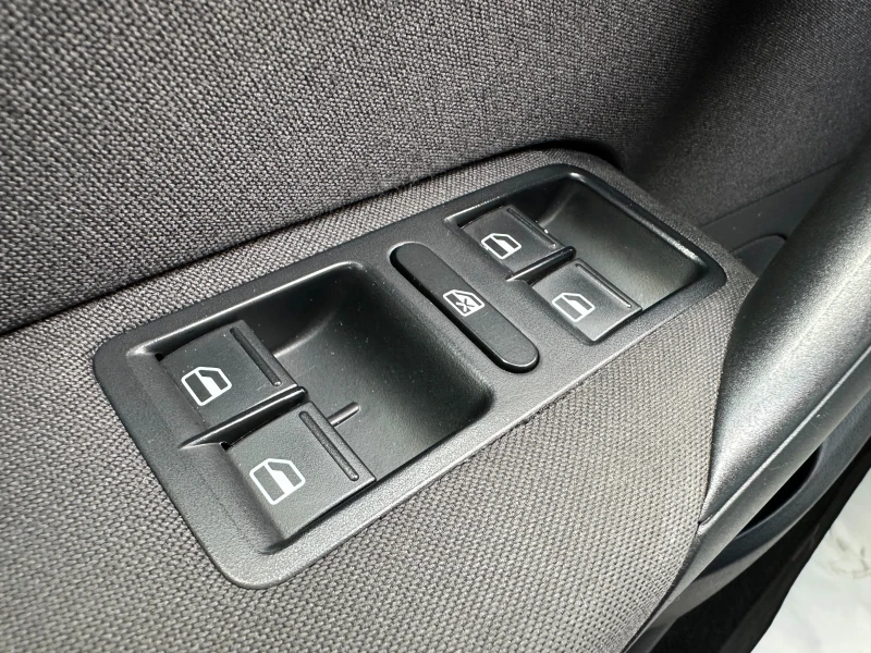 VW Polo Гаранция/1.2i 90 к.с. , снимка 17 - Автомобили и джипове - 52703772