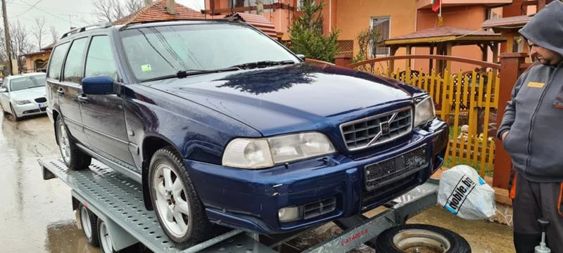 Volvo Xc70 2.5 i, снимка 8 - Автомобили и джипове - 32549620