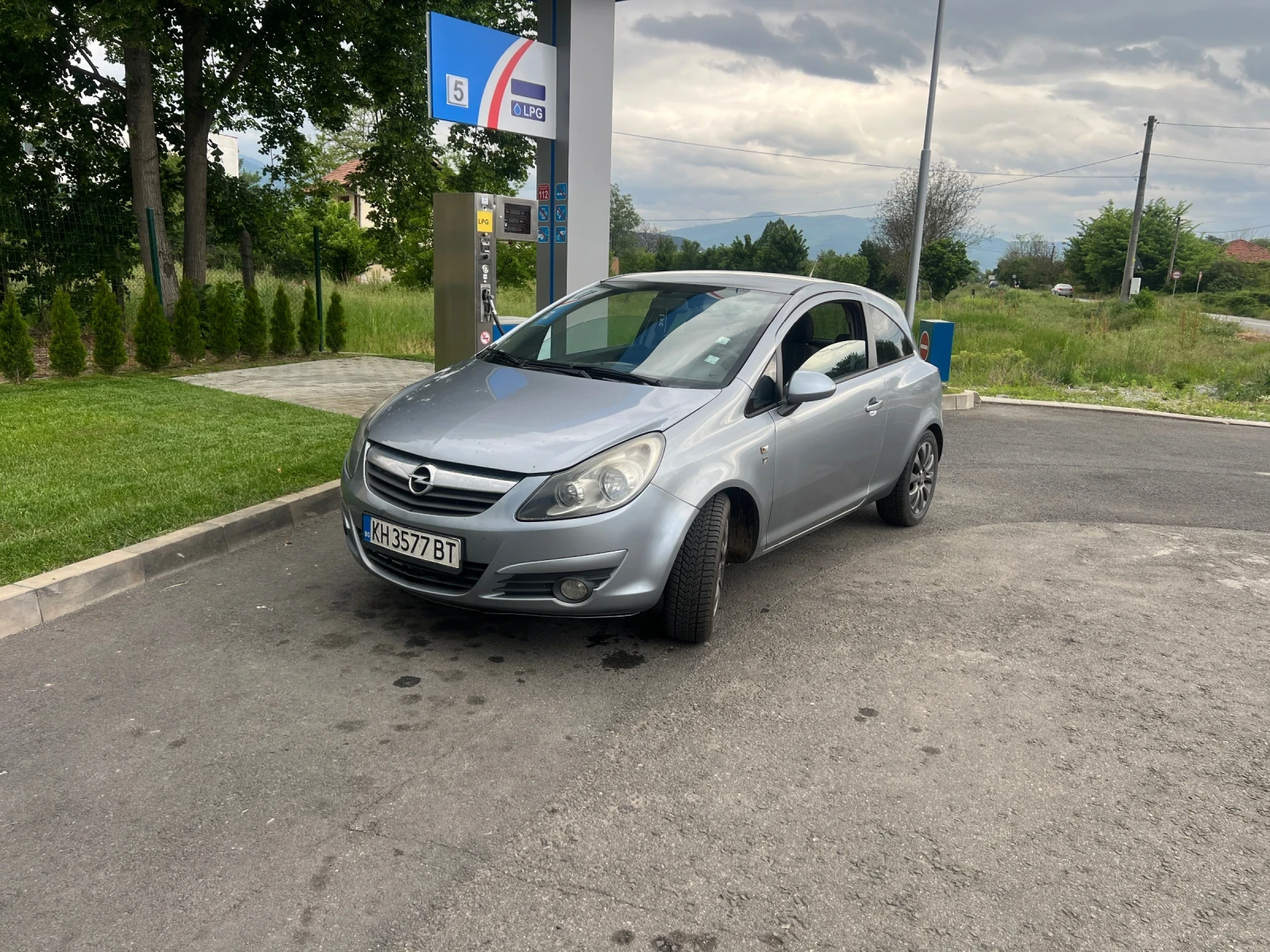 Opel Corsa D 1.2 фабрична газ 80 коня