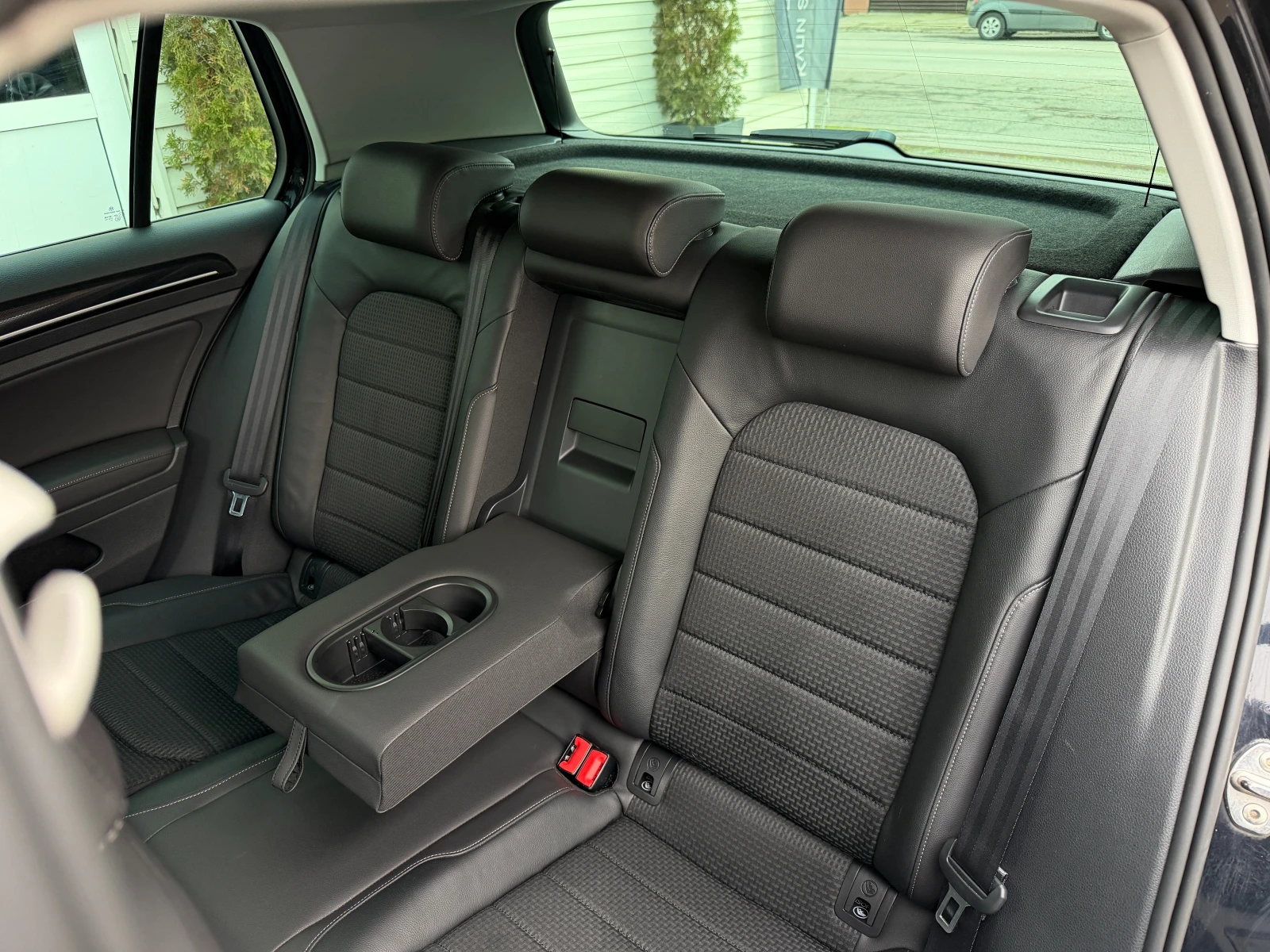 VW Golf 2.0TDI* DSG* СЕРВИЗНА КНИЖКА С ПЪЛНА ИСТОРИЯ - изображение 8