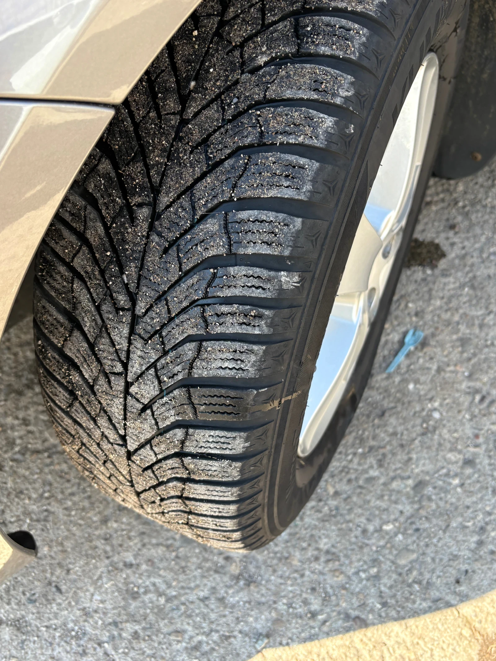 VW Touran, снимка 14 - Автомобили и джипове - 53772736