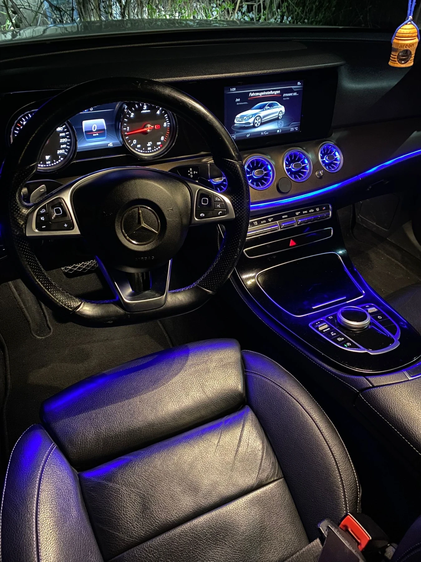 Mercedes-Benz E 220, снимка 13 - Автомобили и джипове - 54554992