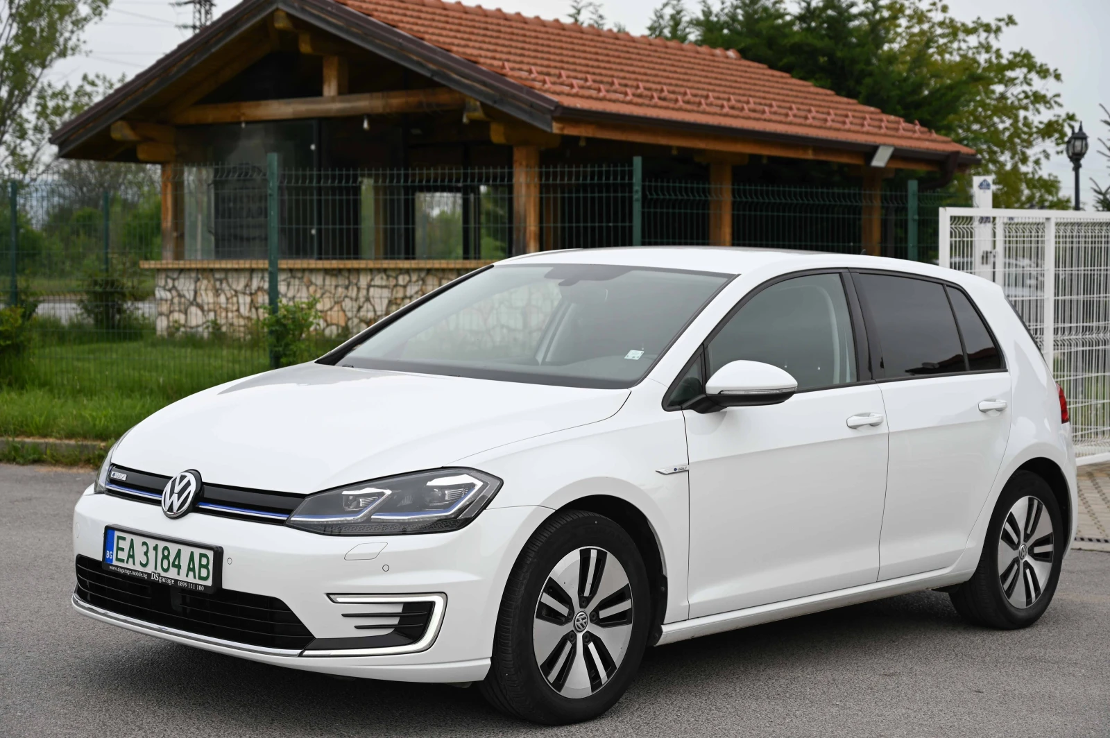 VW Golf E-GOLF* 36KW* Germany