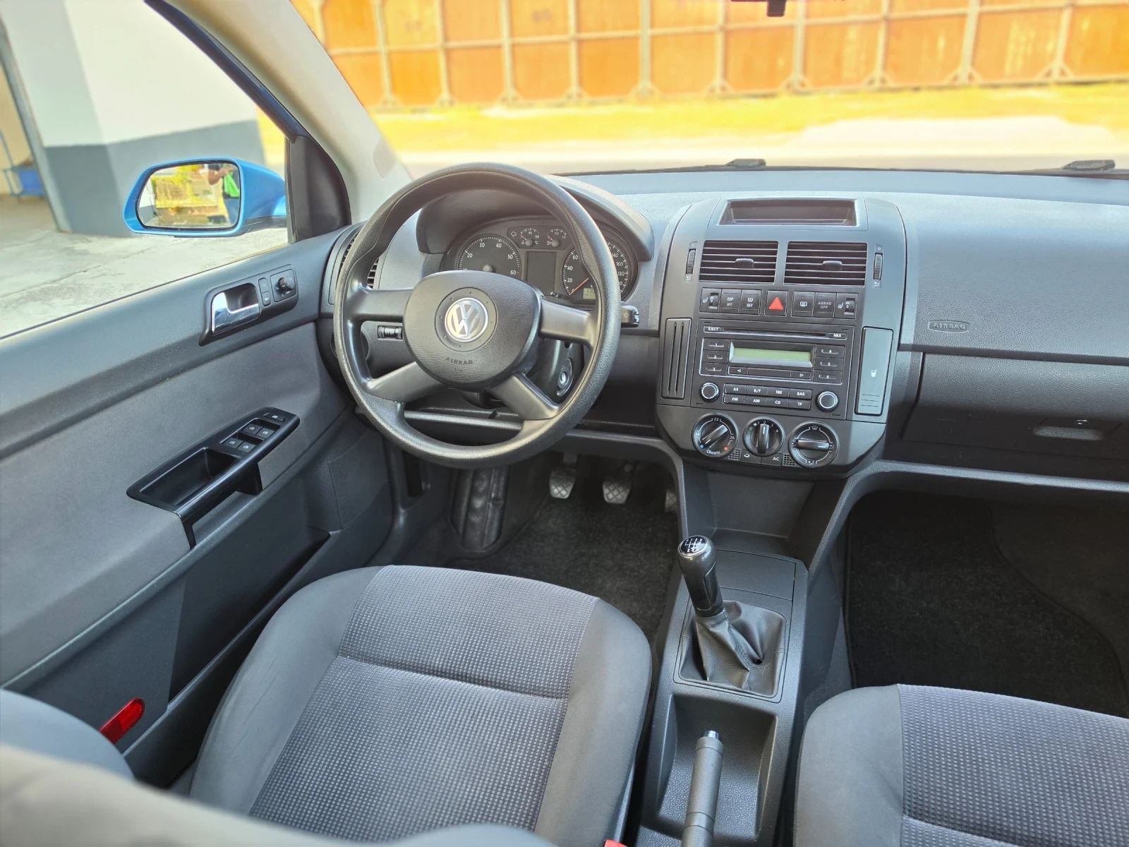 VW Polo 1.4i Germany   КАТО НОВО !, снимка 9 - Автомобили и джипове - 54713732