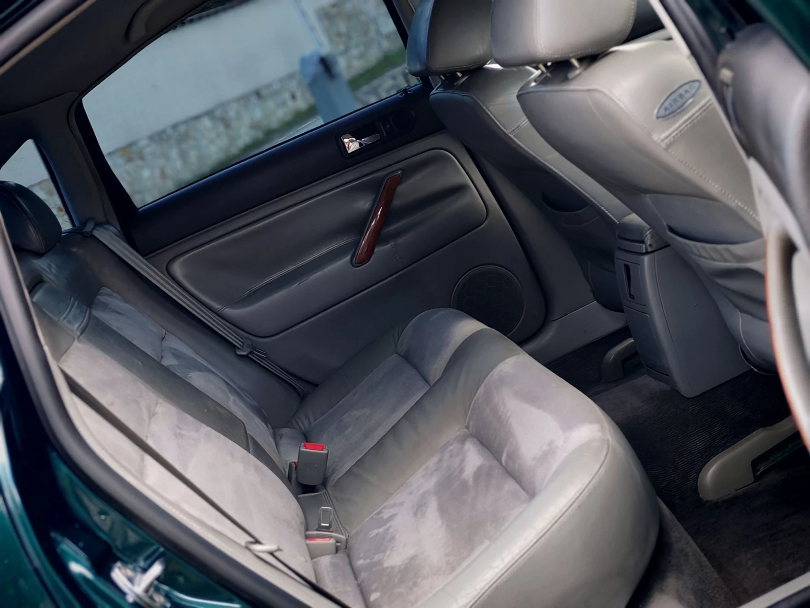 VW Passat 1.9TDI(101)* HIGHLINE* НОВ ВНОС* , снимка 16 - Автомобили и джипове - 54824727