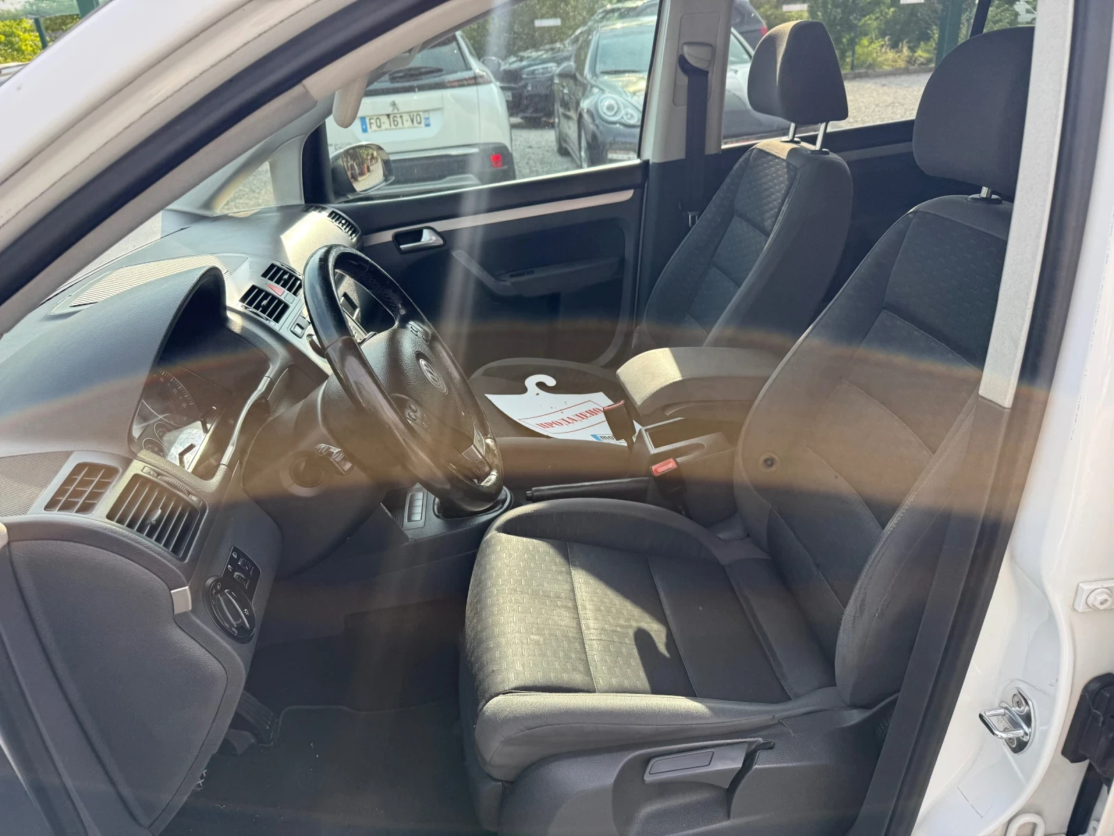 VW Touran 2.0 BiFuel 7 места, снимка 6 - Автомобили и джипове - 55466410