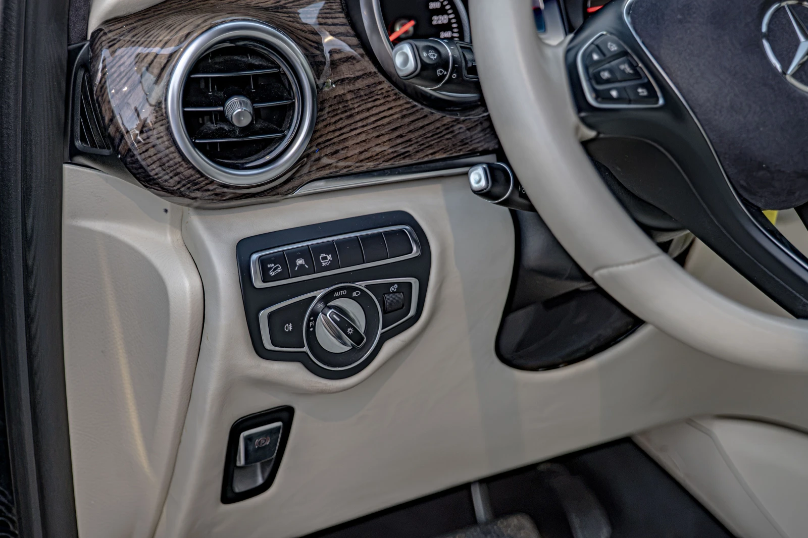Mercedes-Benz V 300 4Matic/Maybach/Burmester/Камера 360/, снимка 7 - Автомобили и джипове - 55783507