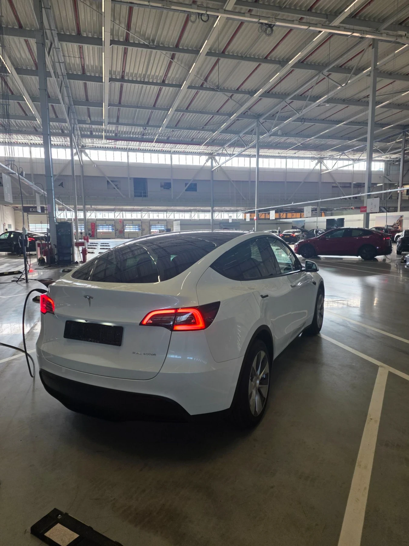 Tesla Model Y Long Range Dual Motor, снимка 2 - Автомобили и джипове - 56474384