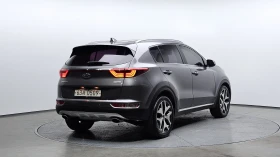 Kia Sportage 2.0 CRDI / АВТОМАТИК / СЕРВИЗНА ИСТОРИЯ !!!, снимка 2