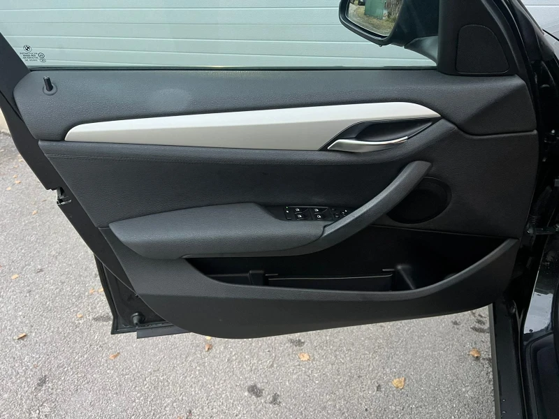 BMW X1 2.0D X-DRIVE AUTOMATIK NAVI KEY LESS EVRO 5B , снимка 10 - Автомобили и джипове - 52446933