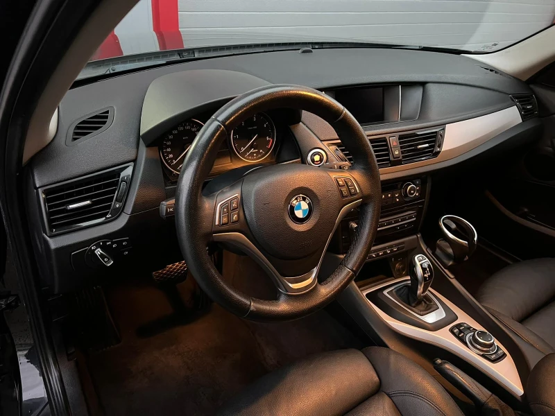 BMW X1 2.0D X-DRIVE AUTOMATIK NAVI KEY LESS EVRO 5B , снимка 11 - Автомобили и джипове - 52446933