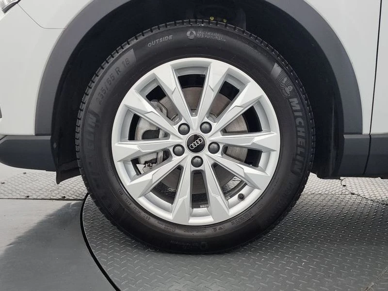 Audi Q3 2.0 Automatic, снимка 5 - Автомобили и джипове - 55875977