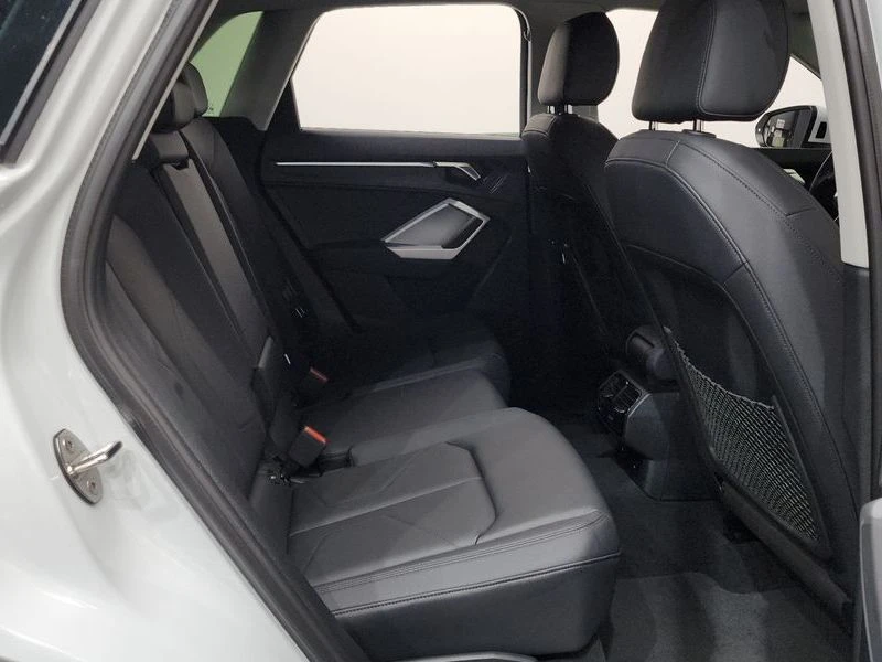Audi Q3 2.0 Automatic, снимка 12 - Автомобили и джипове - 55875977