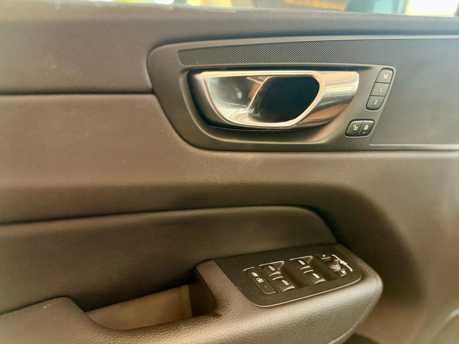Volvo XC60 D4* Keyless* Лизинг - изображение 7