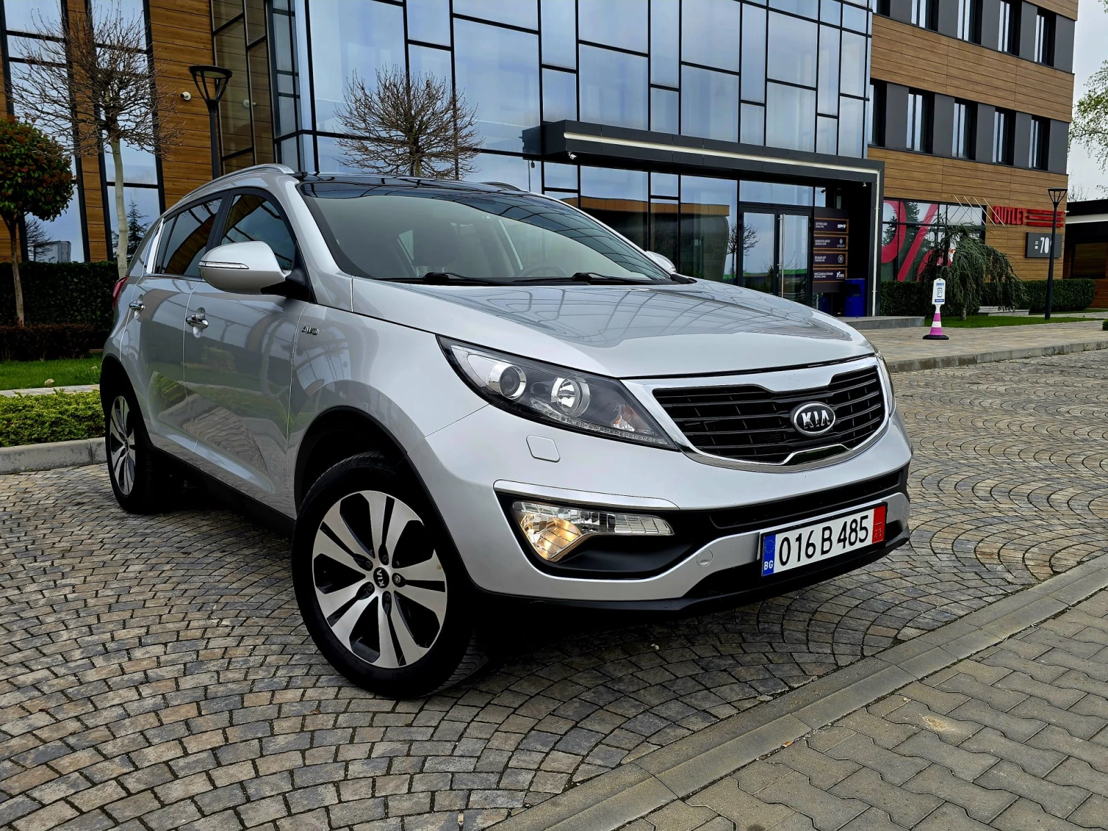 Kia Sportage 2.0 PREMIUM-FULL-4x4 - изображение 3