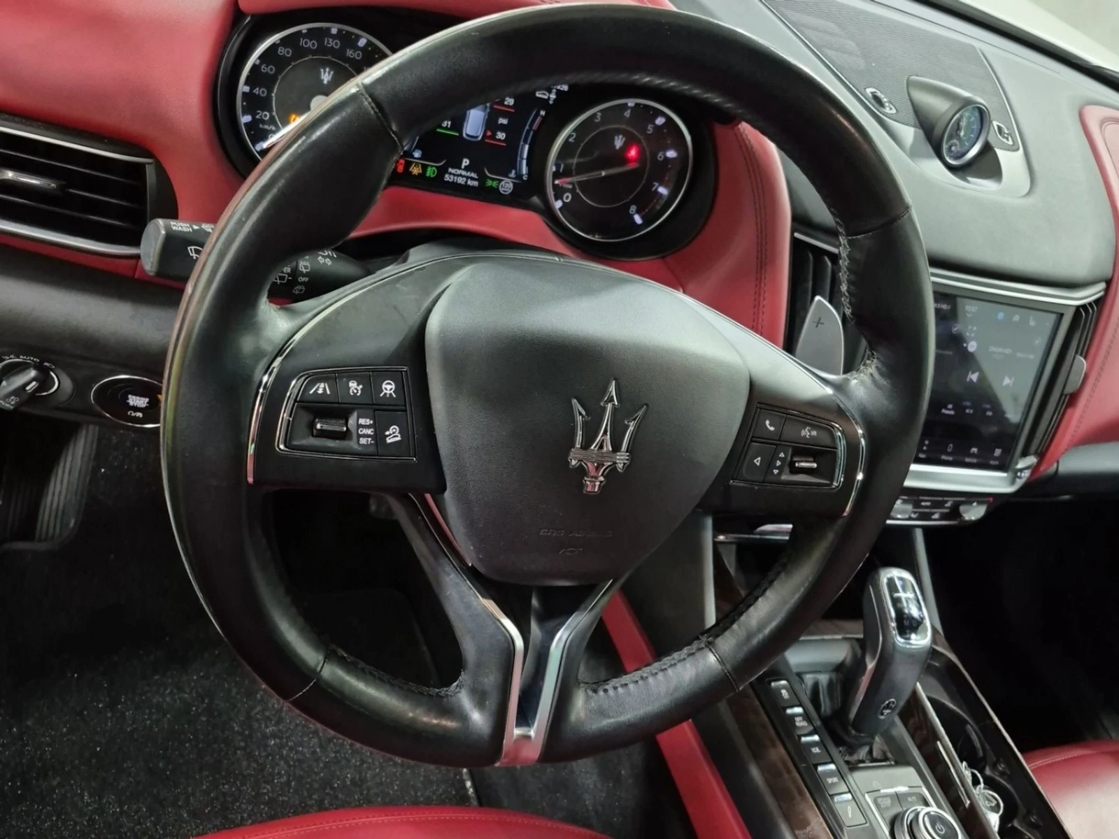 Maserati Levante GT/KEYLESS/LANE ASSIST/ADAPTIVE CRUISE , снимка 13 - Автомобили и джипове - 54229784