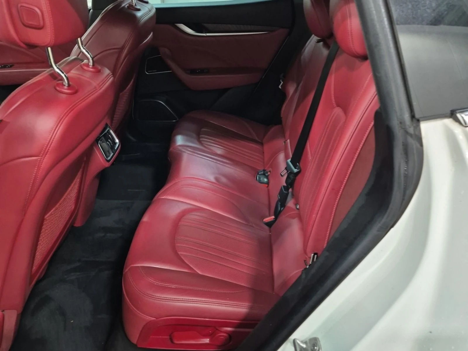 Maserati Levante GT/KEYLESS/LANE ASSIST/ADAPTIVE CRUISE , снимка 14 - Автомобили и джипове - 54229784