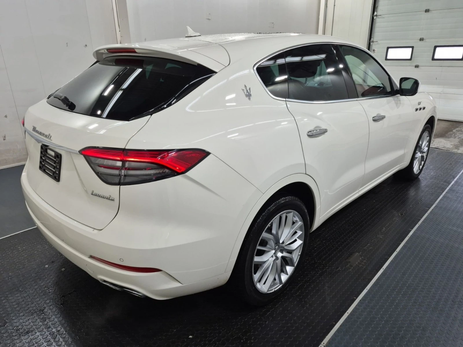 Maserati Levante GT/KEYLESS/LANE ASSIST/ADAPTIVE CRUISE , снимка 4 - Автомобили и джипове - 54229784