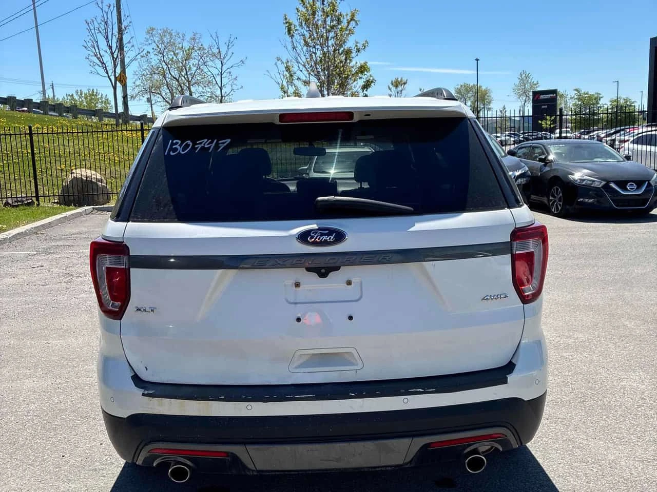 Ford Explorer * XLT * CARFAX * БЕЗ ПЪРВОНАЧАЛНА ВНОСКА, снимка 4 - Автомобили и джипове - 54651460
