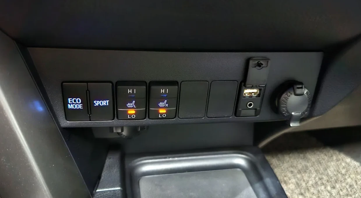 Toyota Rav4 2.5 Бензин, снимка 8 - Автомобили и джипове - 55129217