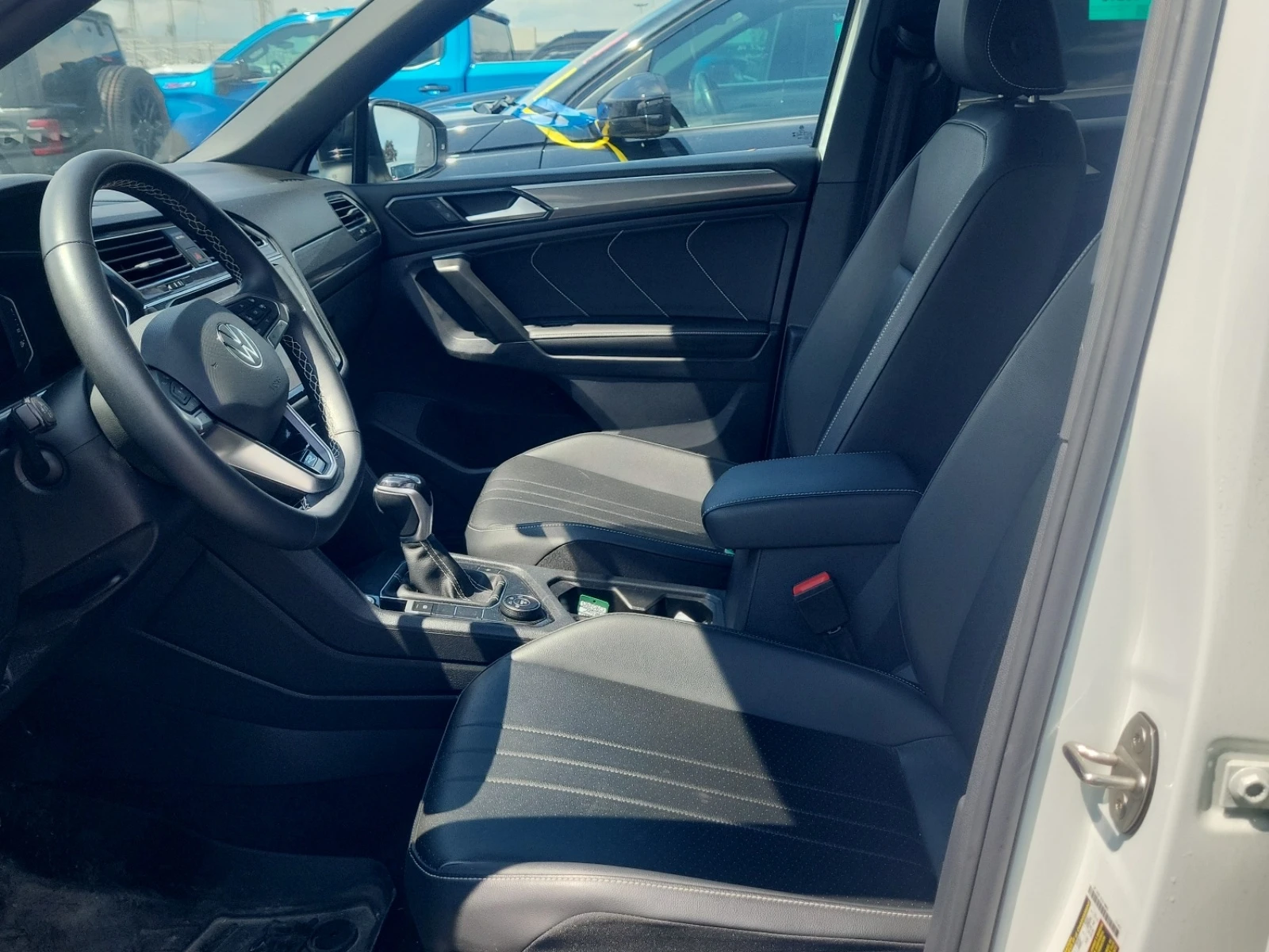 VW Tiguan COMFORTLINE R-LINE * * CARFAX * * АВТО КРЕДИТ * * , снимка 6 - Автомобили и джипове - 55133315