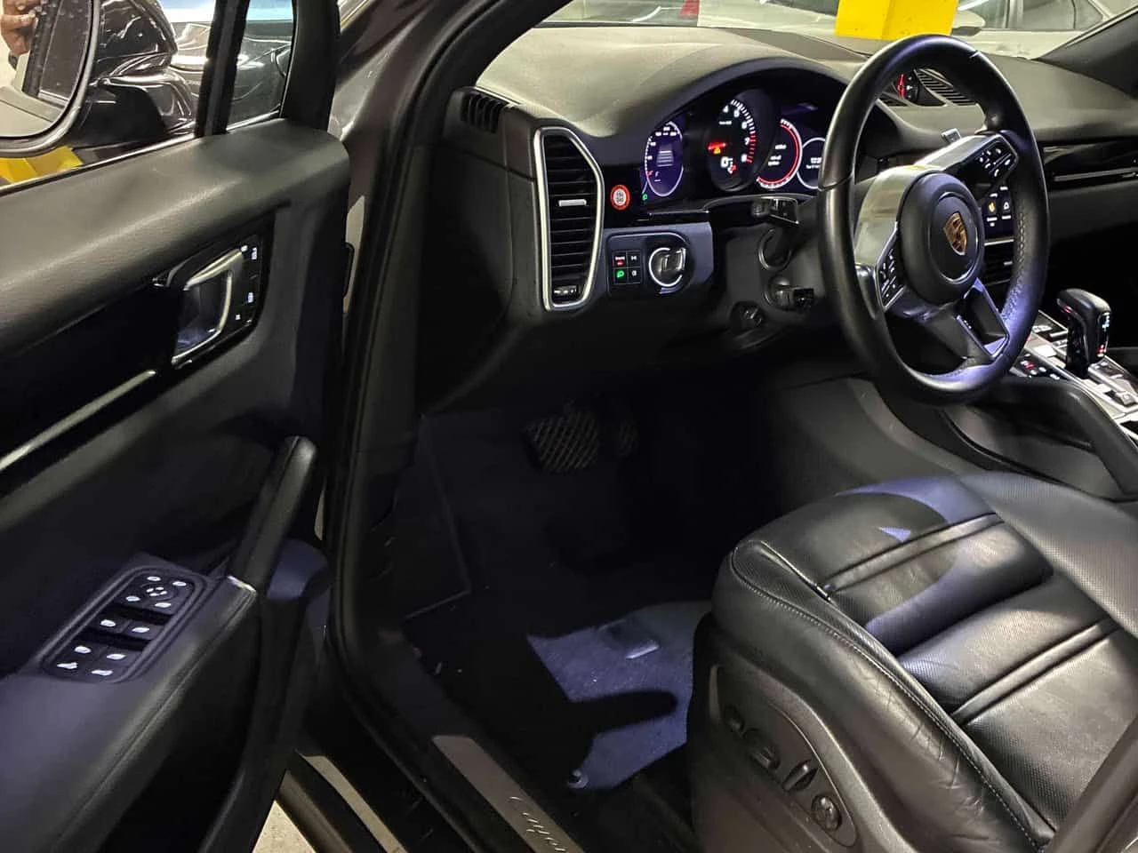 Porsche Cayenne  AWD / ДИСТРОНИК / 360 / ОБДУХВАНЕ , снимка 8 - Автомобили и джипове - 55392513