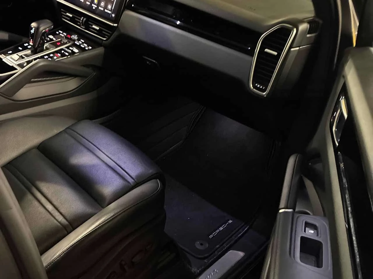 Porsche Cayenne  AWD / ДИСТРОНИК / 360 / ОБДУХВАНЕ , снимка 13 - Автомобили и джипове - 55392513