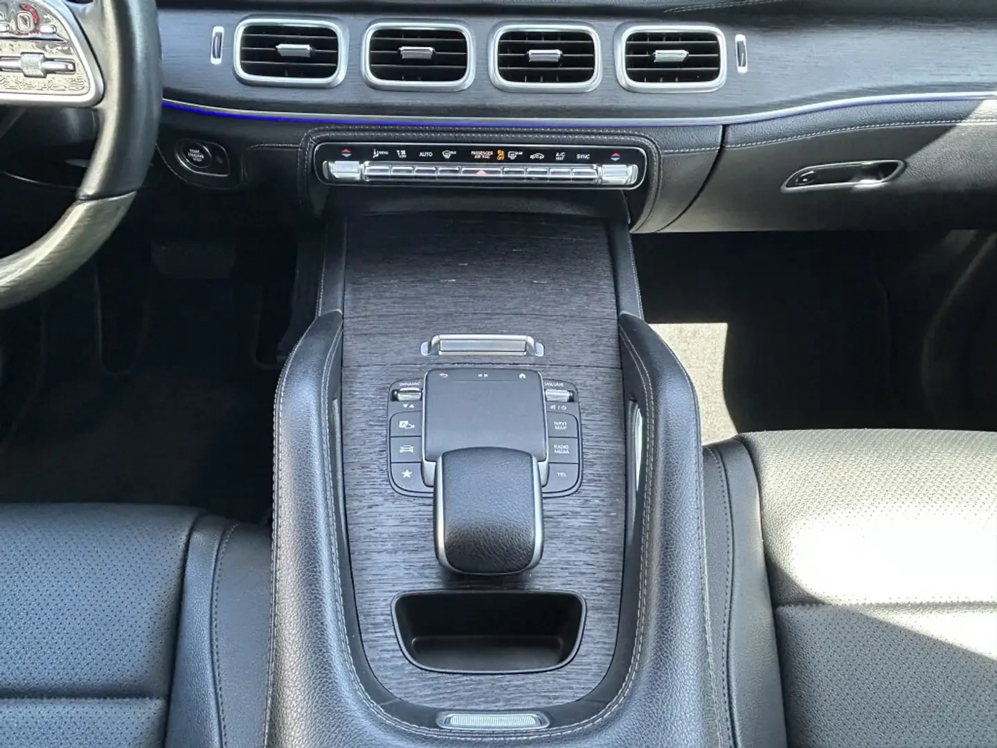 Mercedes-Benz GLE 350 AMG* LINE* BURMESTER* 360КАМЕРА* ПАНОРАМА* , снимка 11 - Автомобили и джипове - 55547386