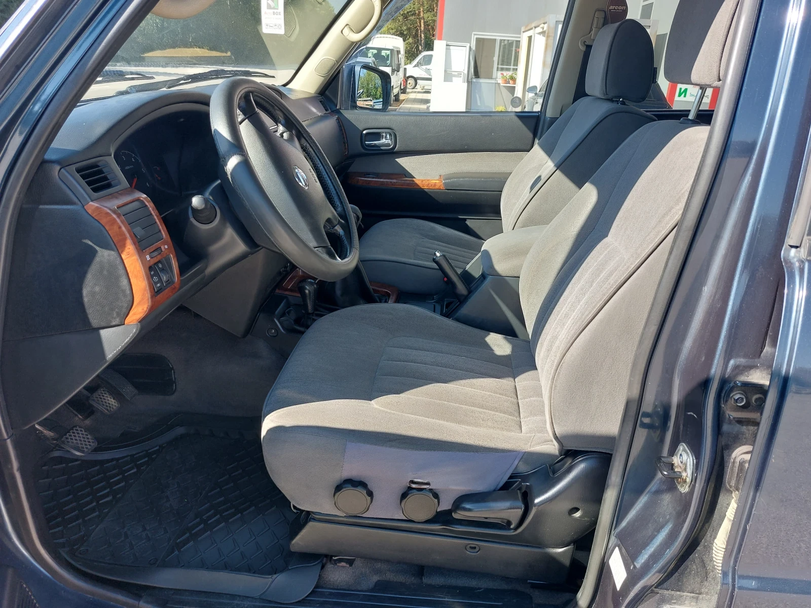 Nissan Patrol Джип, снимка 6 - Автомобили и джипове - 55974731