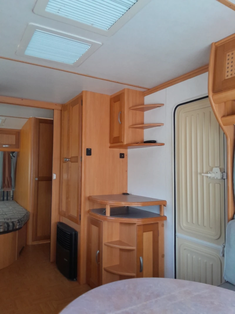 Каравана LMC  560 мувър, снимка 10 - Каравани и кемпери - 52555655