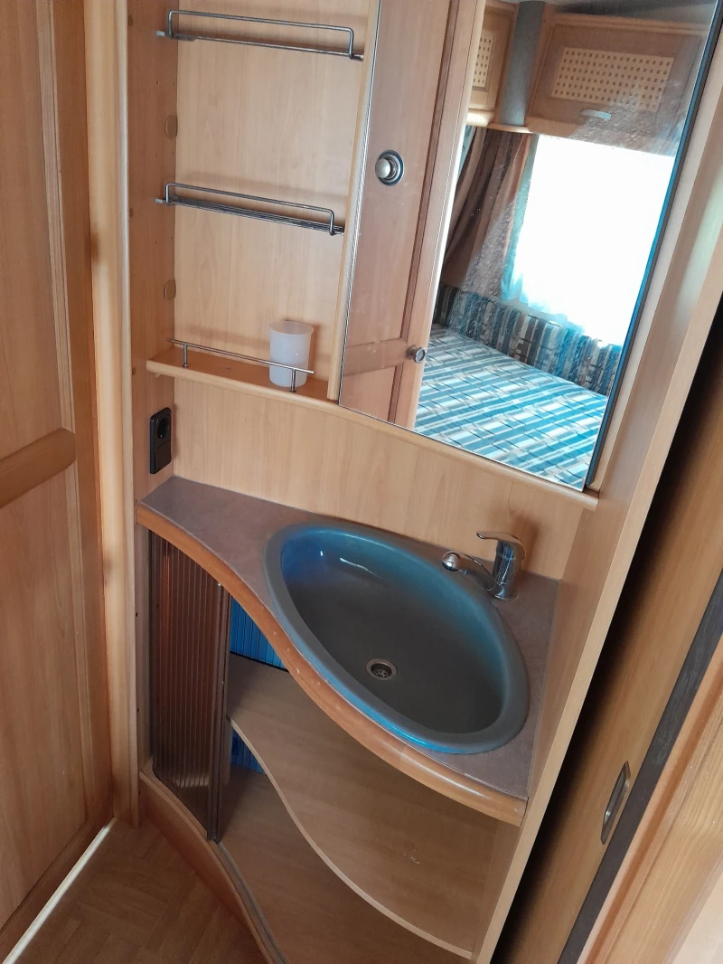 Каравана LMC  560 мувър, снимка 14 - Каравани и кемпери - 52555655